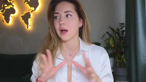 Snapshot of emmi_rosee chatting on 02.27.26 Miss Emmi online show from 02.27.26