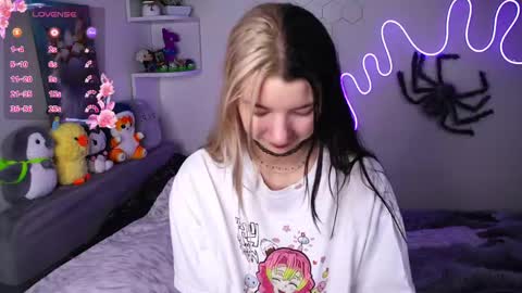 emmie_everly online show from 04.12.26