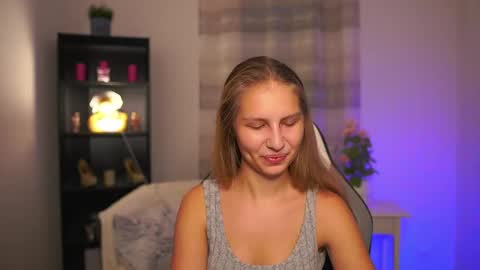 Emmie online show from 12.18.25