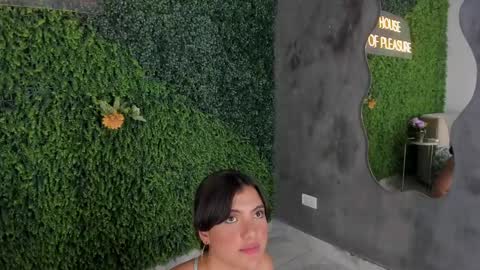 Snapshot of emmiily_z chatting on 02.17.25 Emmiily online show from 02.17.25