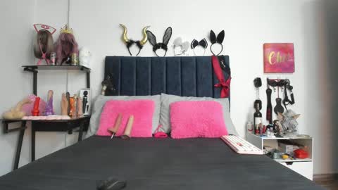          online show from 10.06.25