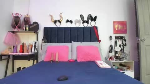 Snapshot of emmily_giraldo chatting on 07.07.26 online show from 07.07.26