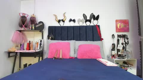 Snapshot of emmily_giraldo chatting on 07.18.26 online show from 07.18.26