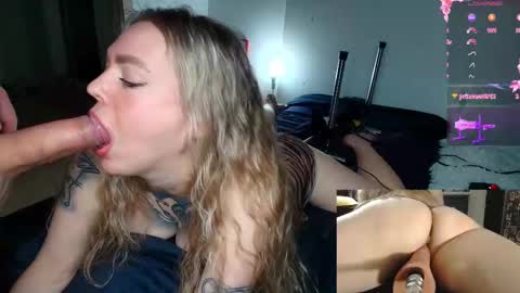 Snapshot of emptyhunters chatting on 11.24.25 emptyhunters online show from 11.24.25