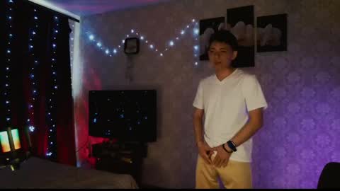 Snapshot of emveeboy96 chatting on 04.11.26 emveeboy96 online show from 04.11.26