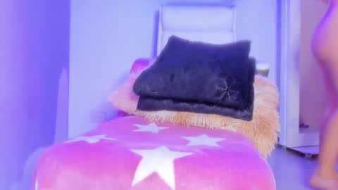 Snapshot of emy_colee chatting on 01.15.25 Emy online show from 01.15.25