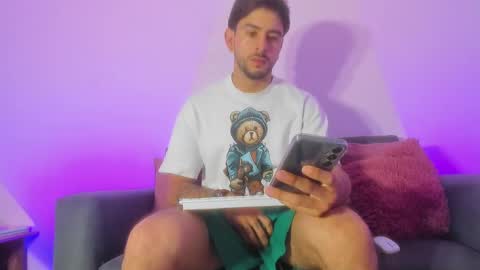 Snapshot of emy_colee chatting on 03.03.25 Emy online show from 03.03.25