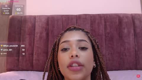 Snapshot of emy_leon chatting on 02.20.25 Emy online show from 02.20.25