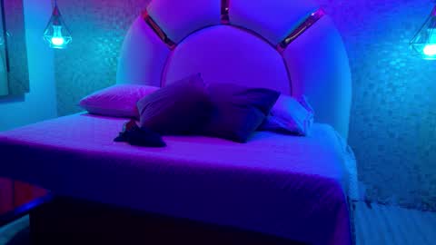 Emy  online show from 12.18.25