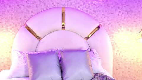 Emy  online show from 04.17.26