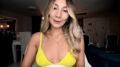 emyconneer online show from 11.06.25