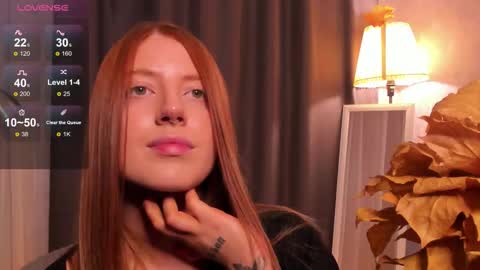 Snapshot of enarskaya chatting on 10.27.25 enarskaya online show from 10.27.25