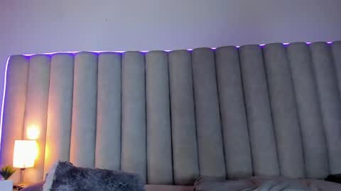 Snapshot of engelstone_ chatting on 02.21.25 E N G E L online show from 02.21.25