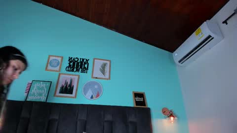 Snapshot of engelstone_ chatting on 03.04.25 E N G E L online show from 03.04.25