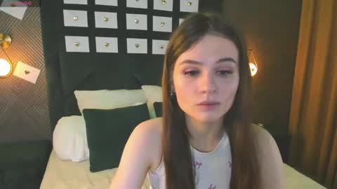 Snapshot of enigmatic_ella chatting on 05.27.26 Ella online show from 05.27.26