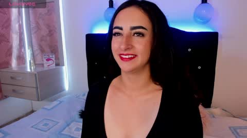 Snapshot of enola_holmess chatting on 05.29.26 Enola online show from 05.29.26