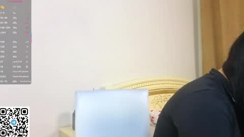 Snapshot of enricaelis chatting on 04.19.26 Sani online show from 04.19.26