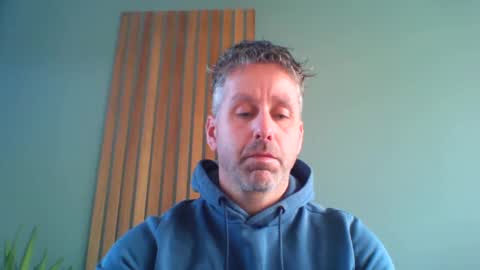 Snapshot of enzoenzo7 chatting on 02.19.25 Enzos Massive Cock online show from 02.19.25