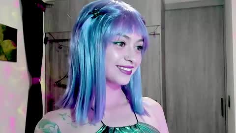 Leyla online show from 10.30.25