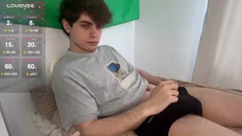 Snapshot of er1c_reeves chatting on 06.19.26 Eric Reeves online show from 06.19.26