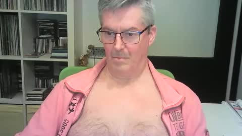 ErBee62 online show from 01.14.25