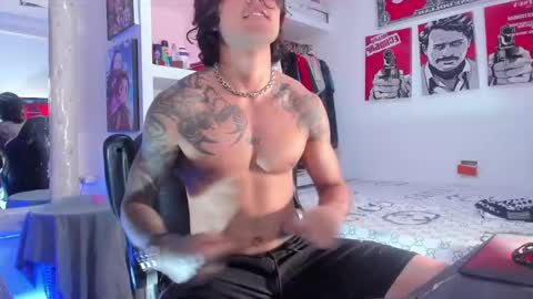 Snapshot of eren_blade_ chatting on 09.10.25 Tht BOSS Eren online show from 09.10.25