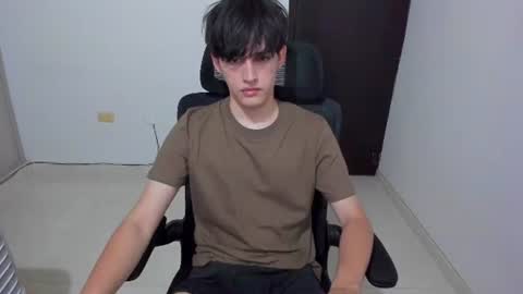 Snapshot of eren_tatakae chatting on 06.15.26 eren_tatakae online show from 06.15.26