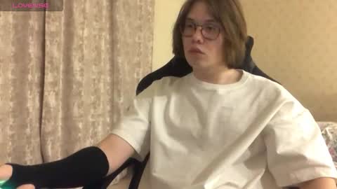 Snapshot of eric_bucks chatting on 03.01.26 haru moon online show from 03.01.26