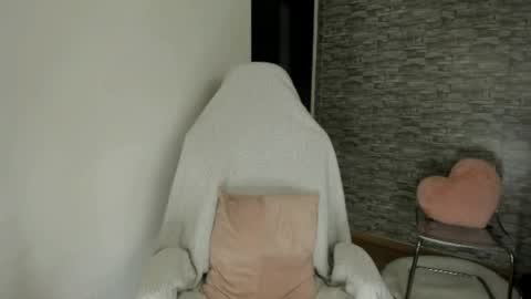 Snapshot of erica_xoo chatting on 05.26.26 Riaaa online show from 05.26.26