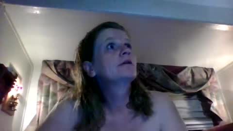 Snapshot of ericas080625 chatting on 10.06.25 EazyE  MattyDaddy online show from 10.06.25