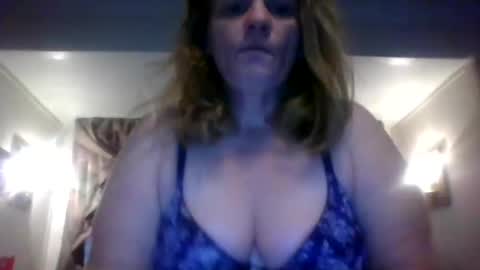 Snapshot of ericas080625 chatting on 10.15.25 EazyE  MattyDaddy online show from 10.15.25