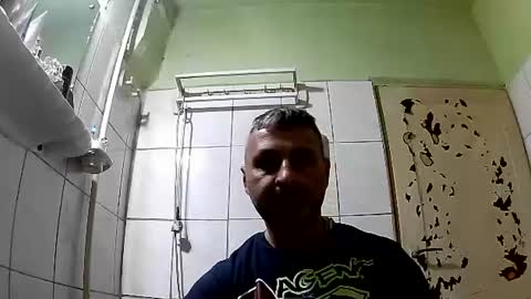 Snapshot of ericboy32 chatting on 12.02.24 eric online show from 12.02.24