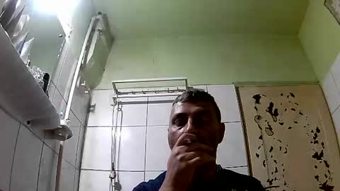 Snapshot of ericboy32 chatting on 12.02.24 eric online show from 12.02.24