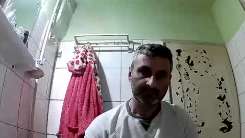 Snapshot of ericboy32 chatting on 12.25.24 eric online show from 12.25.24