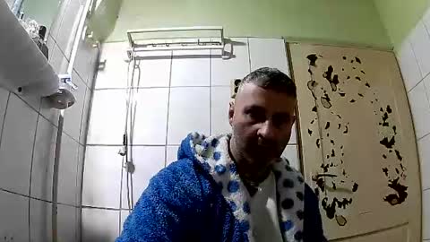 Snapshot of ericboy32 chatting on 12.31.24 eric online show from 12.31.24