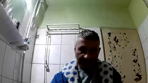 Snapshot of ericboy32 chatting on 01.04.25 eric online show from 01.04.25