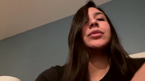 ErickaVee online show from 12.03.24