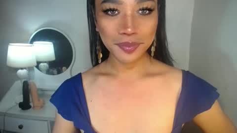 Snapshot of erika_madrigal chatting on 09.18.25 erika_madrigal online show from 09.18.25