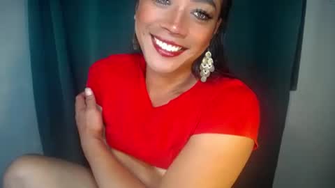 Snapshot of erika_madrigal chatting on 11.16.25 erika_madrigal online show from 11.16.25