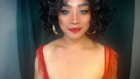 Snapshot of erika_madrigal chatting on 11.18.25 erika_madrigal online show from 11.18.25