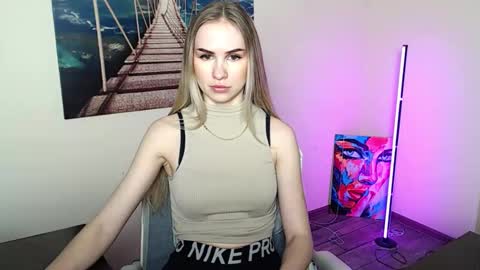 Snapshot of erikagavin chatting on 04.01.26 Erika online show from 04.01.26