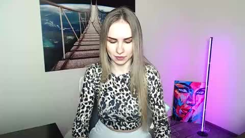 Snapshot of erikagavin chatting on 04.09.26 Erika online show from 04.09.26