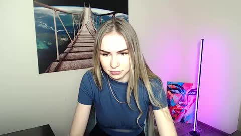 Snapshot of erikagavin chatting on 04.10.26 Erika online show from 04.10.26