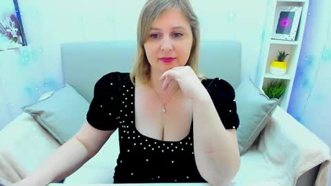 Snapshot of erikalov chatting on 05.24.26 Adelina online show from 05.24.26