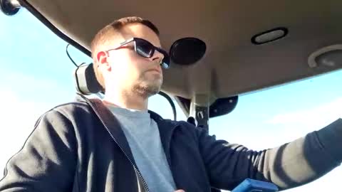 Snapshot of erikanoz chatting on 10.18.25 boyohboy online show from 10.18.25