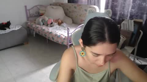 Snapshot of erina_1 chatting on 05.11.26 erina_1 online show from 05.11.26