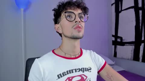 Snapshot of erisleon chatting on 10.30.25   online show from 10.30.25