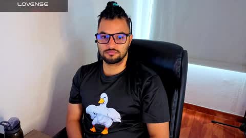 Snapshot of ernesto_rodriguez_82 chatting on 04.06.26 ernesto rodriguez 82 online show from 04.06.26