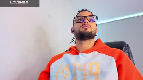 Snapshot of ernesto_rodriguez_82 chatting on 04.16.26 ernesto rodriguez 82 online show from 04.16.26