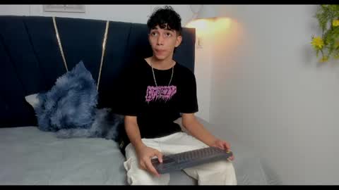ero_boy40 online show from 05.19.26